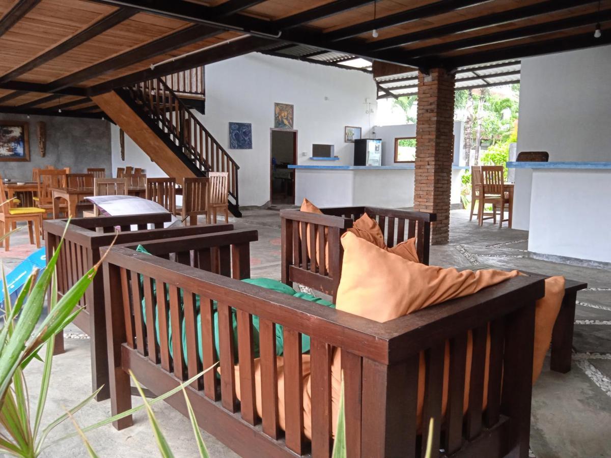 Family House Hotel Kuta Kuta  Kültér fotó