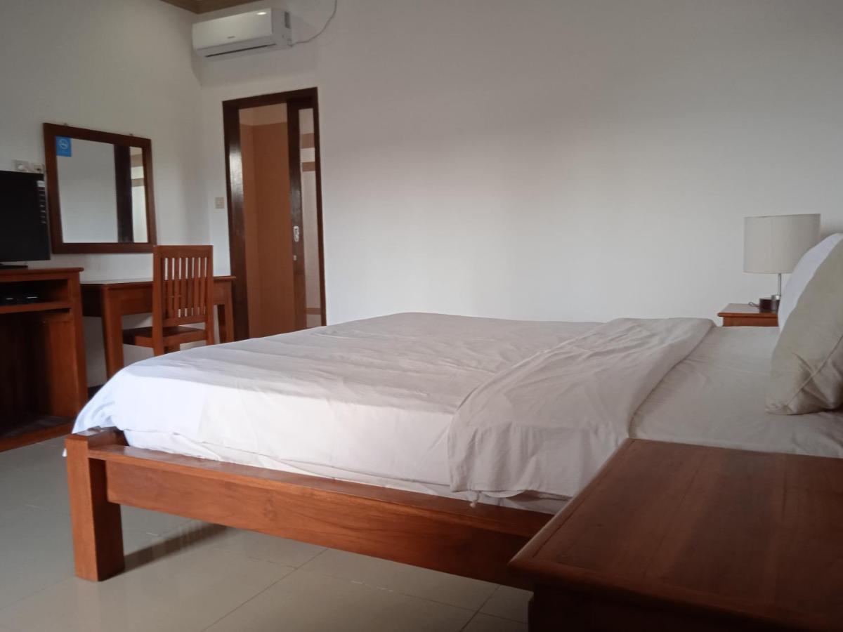 Family House Hotel Kuta Kuta  Kültér fotó