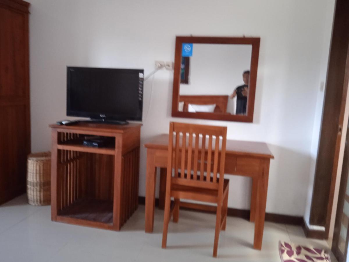 Family House Hotel Kuta Kuta  Kültér fotó