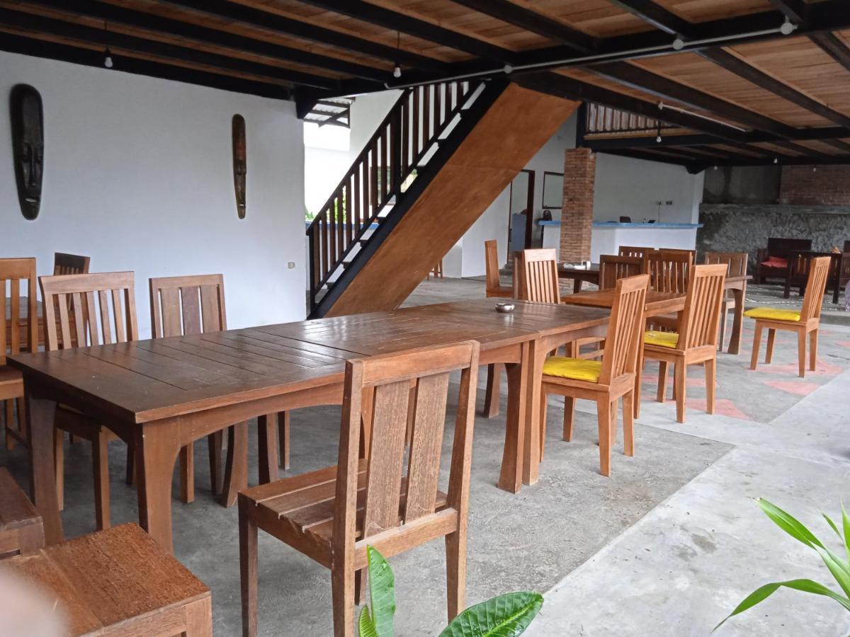 Family House Hotel Kuta Kuta  Kültér fotó