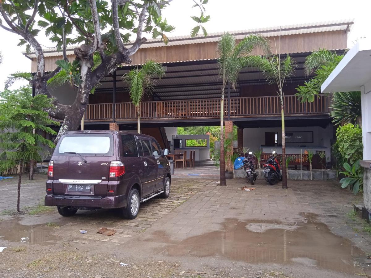 Family House Hotel Kuta Kuta  Kültér fotó