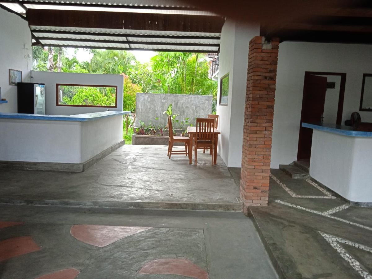 Family House Hotel Kuta Kuta  Kültér fotó