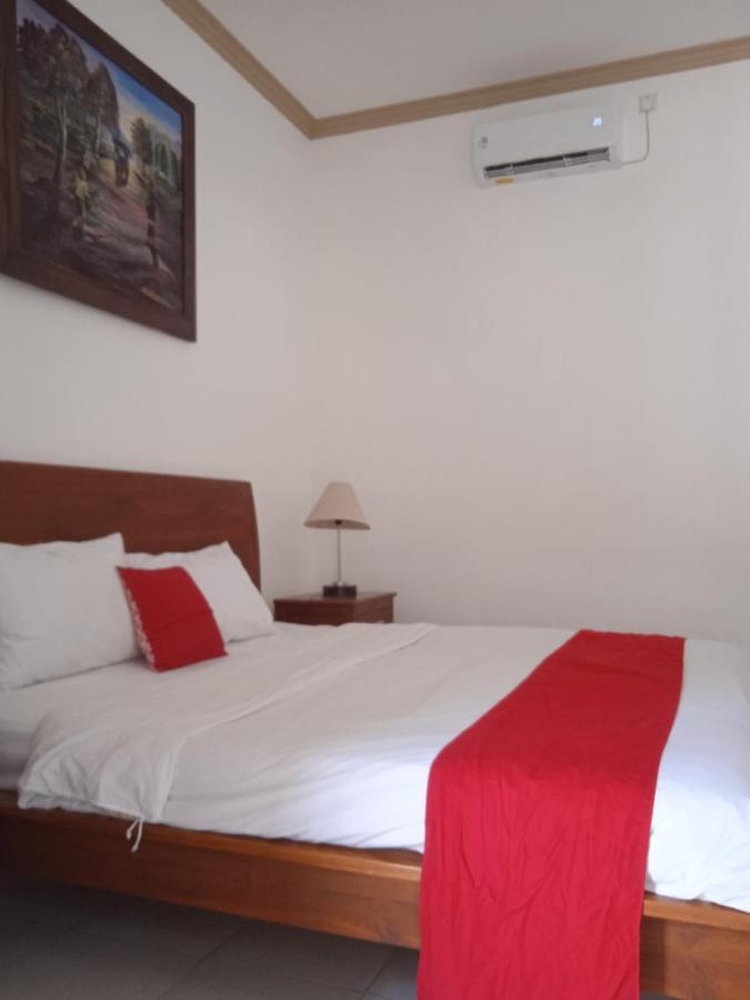 Family House Hotel Kuta Kuta  Kültér fotó